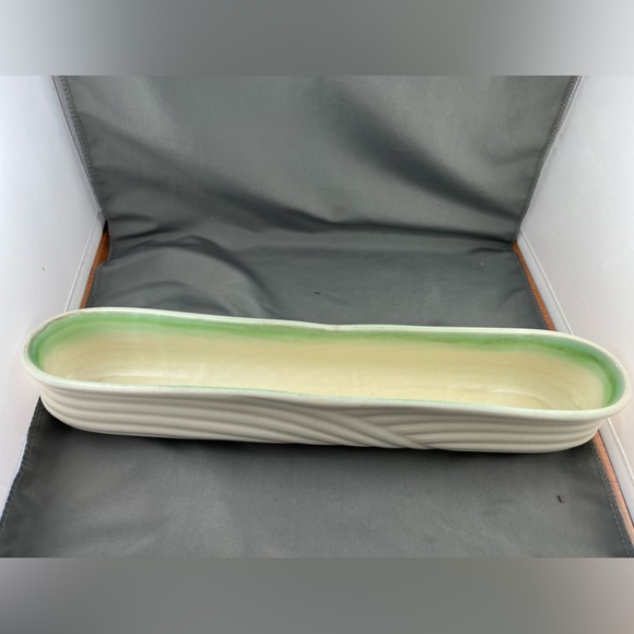 Vintage Sylvac #2187 Art Deco Creamware Planter. Length 15” inches Width  2 3/4” - Picture 2 of 4